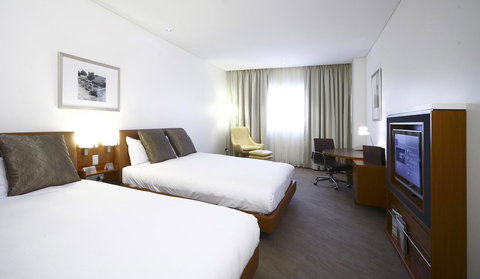 Novotel Canberra - Winery Find 19