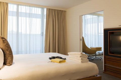 Novotel Canberra - Winery Find 40