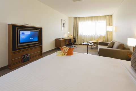 Novotel Canberra - Winery Find 23