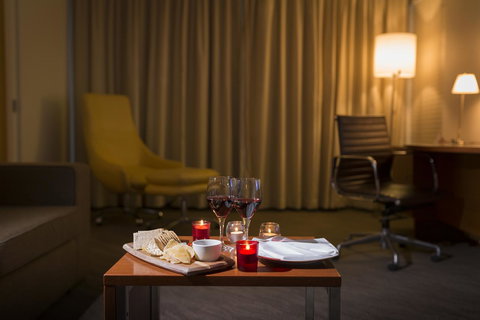 Novotel Canberra - Winery Find 42
