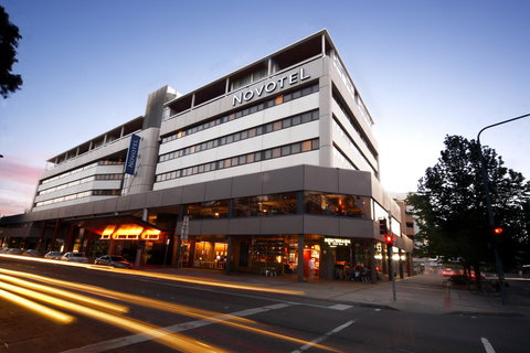 Novotel Canberra - Winery Find 6