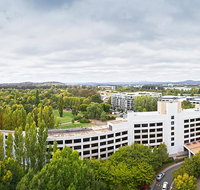 Crowne Plaza Canberra - Winery Find