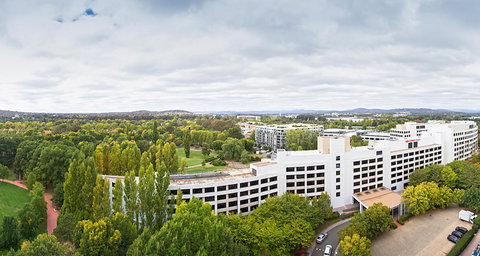 Crowne Plaza Canberra, An IHG Hotel - Winery Find 0