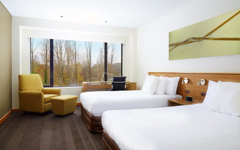 Crowne Plaza Canberra, An IHG Hotel - Winery Find 33