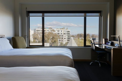 Crowne Plaza Canberra, An IHG Hotel - Winery Find 18