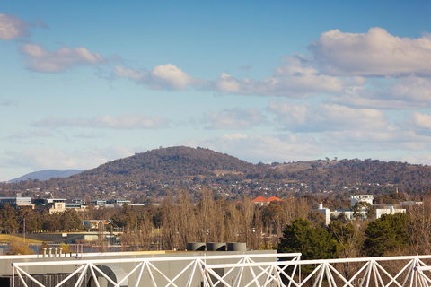 Crowne Plaza Canberra, An IHG Hotel - Winery Find 16