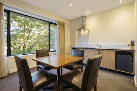 Crowne Plaza Canberra, An IHG Hotel - Winery Find 39