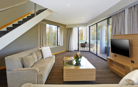 Crowne Plaza Canberra, An IHG Hotel - Winery Find 38