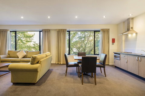 Crowne Plaza Canberra, An IHG Hotel - Winery Find 35
