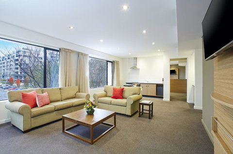 Crowne Plaza Canberra, An IHG Hotel - Winery Find 11