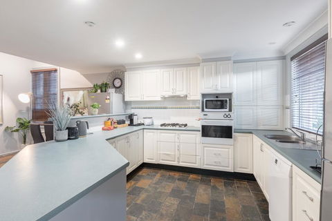 Boutique Private Rm Situated In The Heart Of Burwood1 - Winery Find 2