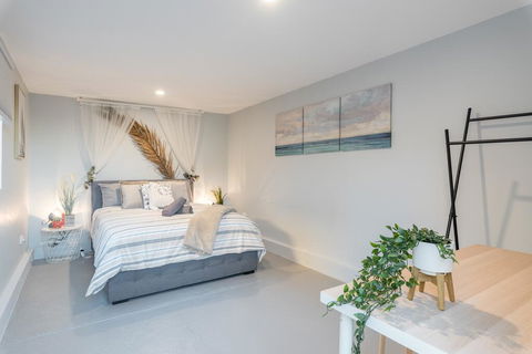 Boutique Private Rm Situated In The Heart Of BurwoodG1 - Winery Find 1