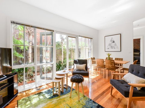 Boutique Stays - Brighton Abode - Winery Find 2
