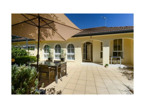 Boutique Stays - Brighton Rose - Winery Find 0