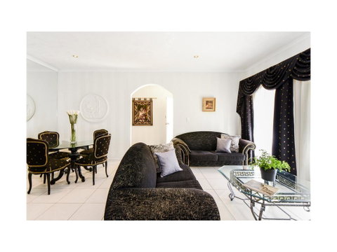 Boutique Stays - Brighton Rose - Winery Find 1