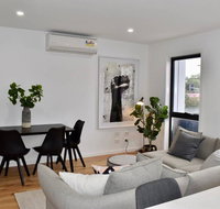 Brand New 2 Bed Apartment with Stunning City Views - Winery Find