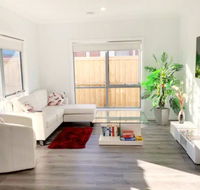 Brand New Home 10 mins to Beach Torquay Geelong Deakin Hospitals - Winery Find