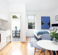 Bright and Beautiful Studio in Quiet Neighbourhood - Winery Find