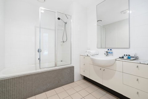 Brighton Bay Apartments - Winery Find 1