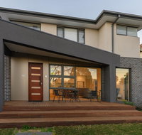 Brighton East 3 Bedroom 3 Bathroom Townhouse - Winery Find