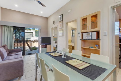 Brisbane Holiday Village - Winery Find 3