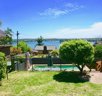 Bundeena Base Holiday Home - Winery Find
