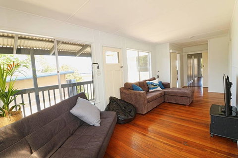 Bungo Beach House - Pet Friendly Home - Winery Find 3