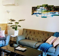 Camelias Boutique Cottage in Dianella - Winery Find