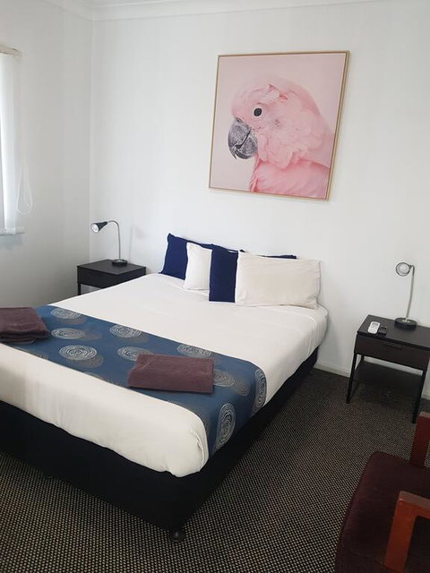 Canberra Ave Villas - Winery Find 2