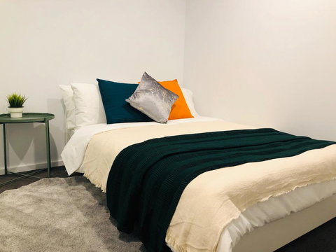 Canberra CBD Apartment 2BR 2BA 1Carpark - Winery Find 2