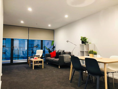 Canberra CBD Apartment 2BR 2BA 1Carpark - Winery Find 0