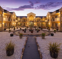 Canberra Parklands Central Apartment Hotel - Winery Find