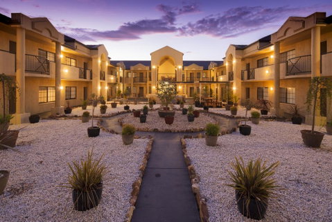 Canberra Parklands Central Apartment Hotel - Winery Find 0
