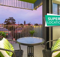 Canopy  44-Minutes from the CBD Train and Cafes - Wifi - Nespresso - Amenities - Winery Find