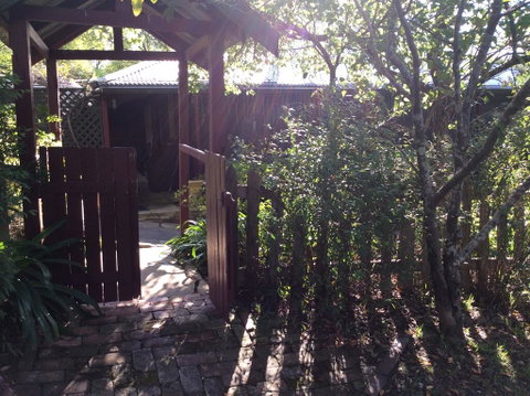 Capers Guesthouse, Barn And Cottage - Winery Find 1