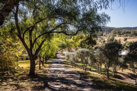 Capers Guesthouse, Barn And Cottage - Winery Find 0