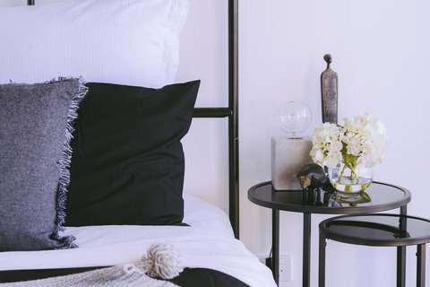 Capitol Executive Apartment On London Circuit - Winery Find 2