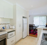 Cara Nobbys Beach 11 Wesley Avenue - Winery Find