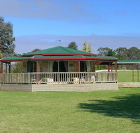Carolynnes Cottages - Winery Find