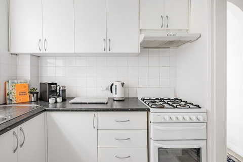 Centennial Park Apartment A Boundary Throw From The SCG - Winery Find 2