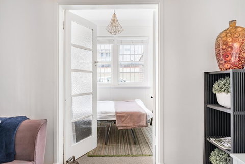 Centennial Park Apartment A Boundary Throw From The SCG - Winery Find 1