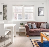 Centennial Park Apartment a Boundary Throw from the SCG - Winery Find