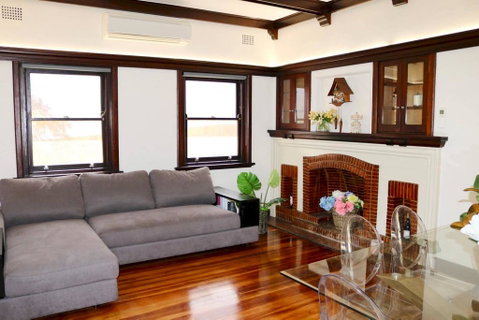 Charming & Cosy Home With City Views - Winery Find 0