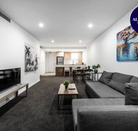 CITY APARTMENT and FREE CITY TOUR BUS NEARBY - Winery Find