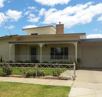 City Holiday Home Mildura - Winery Find