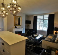 City Life Apartment-full kitchen  separate bedroom - Winery Find