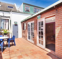 Clover Free Car Parking Hostel - Winery Find