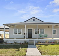 Cloverdale Cottage - Winery Find