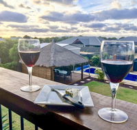 Coastal Paradise Holiday Home Swimming Pool  WiFi - Winery Find