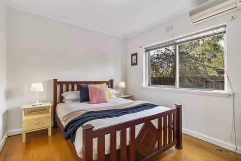 Comfy One-bedroom Unit Between City And Airport - Winery Find 2